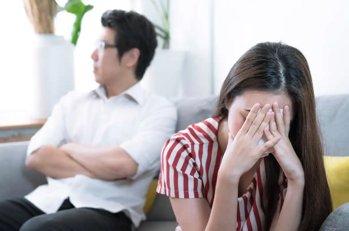 三亚私人调查：男人出轨小三同居不离婚怎么办